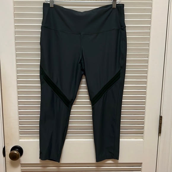 Avia Pants - Avia Athletic Leggings / Joggers / Exercise / Running Pants in Green, Size Large